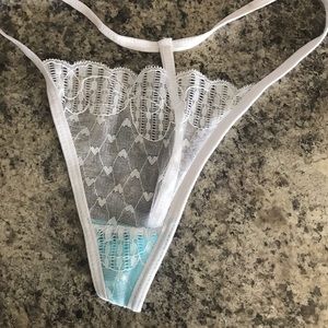 NWOT white lace thong t back g string medium